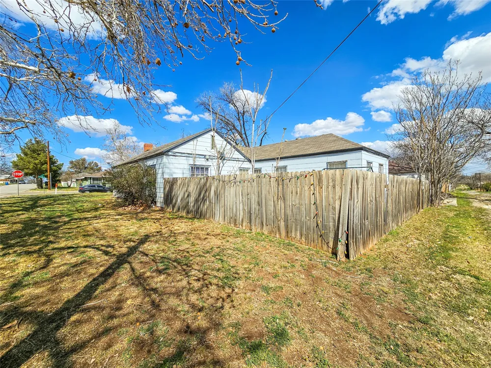 1200 E Twelfth Street Sweetwater, TX 79556