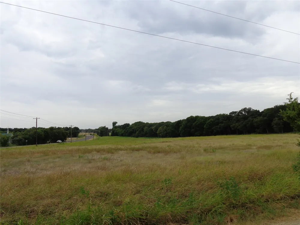 8024 County Road 204 Grandview, TX 76050