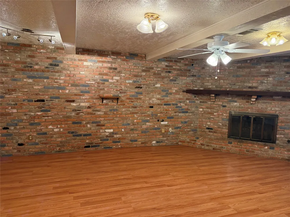 505 S San Jacinto Street Whitney, TX 76692