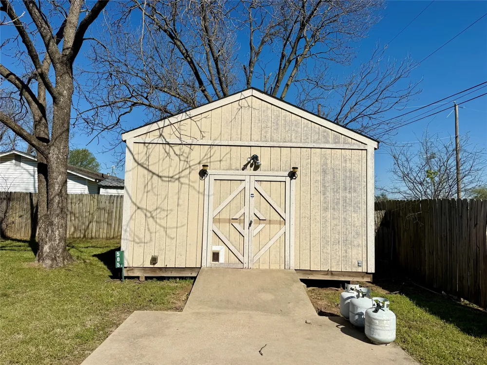 505 S San Jacinto Street Whitney, TX 76692