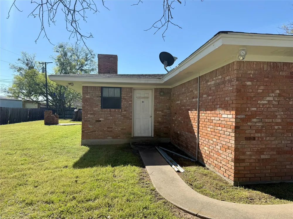 505 S San Jacinto Street Whitney, TX 76692