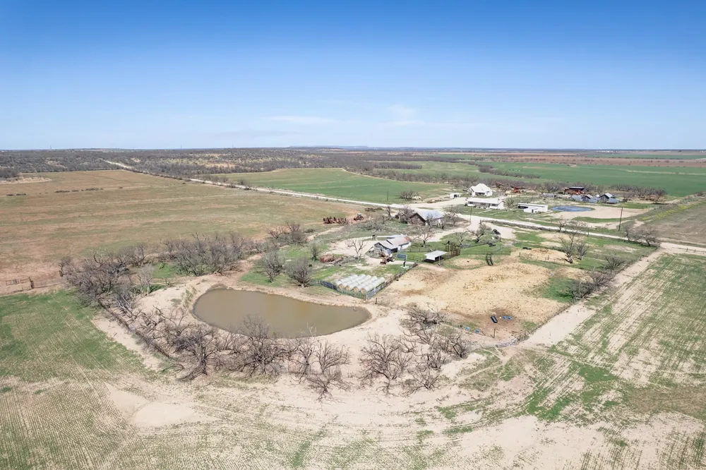Cr 300 Coleman, TX 76834