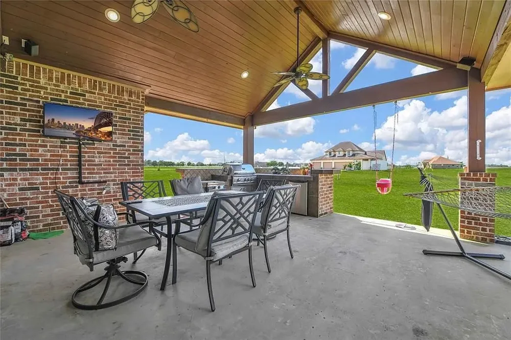 10960 Sheila Court Beaumont, TX 77705