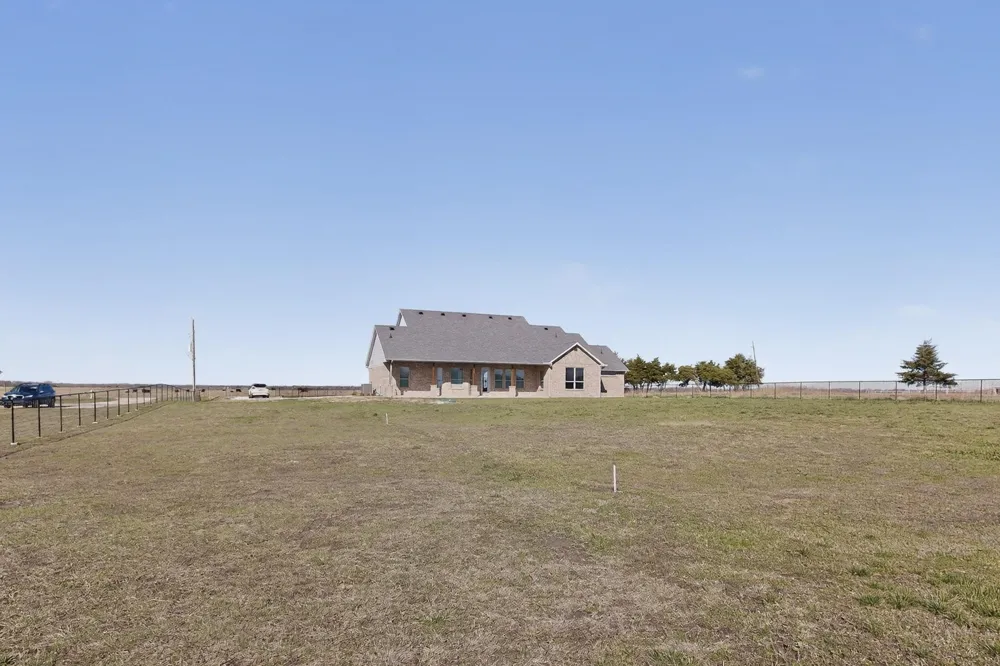 6721 County Road 1140 Leonard, TX 75452
