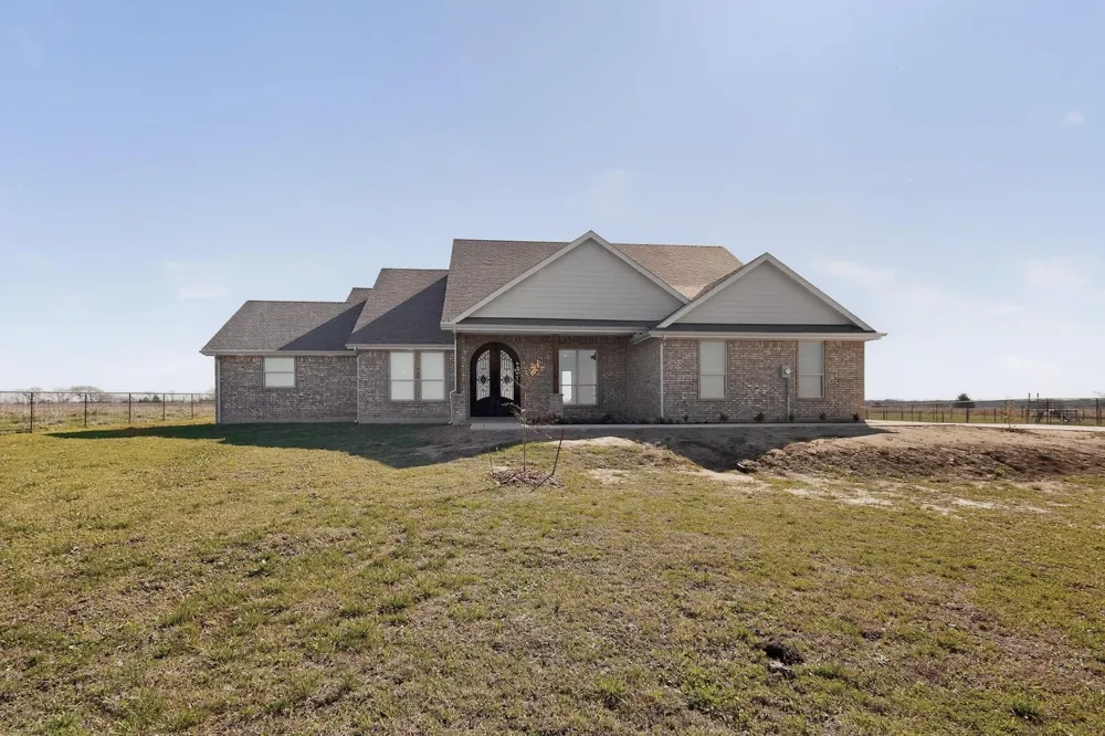 6721 County Road 1140 Leonard, TX 75452