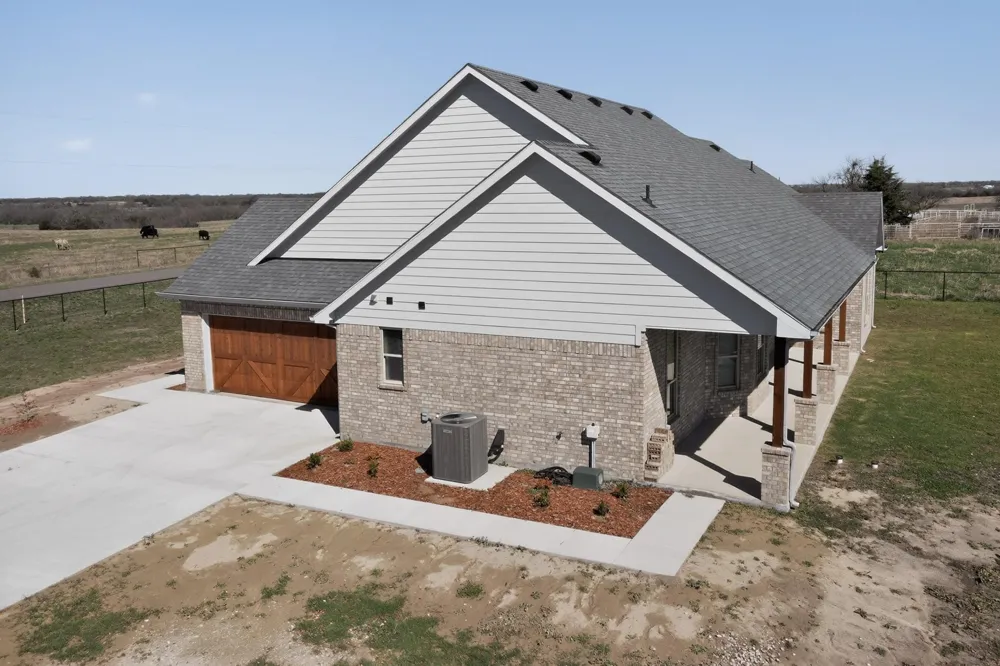 6721 County Road 1140 Leonard, TX 75452