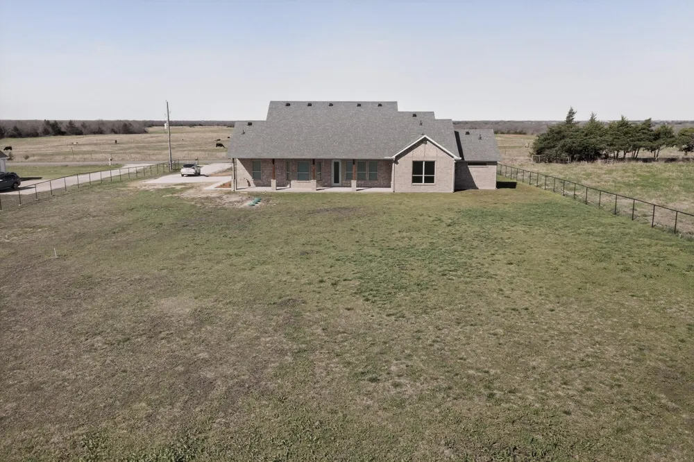 6721 County Road 1140 Leonard, TX 75452