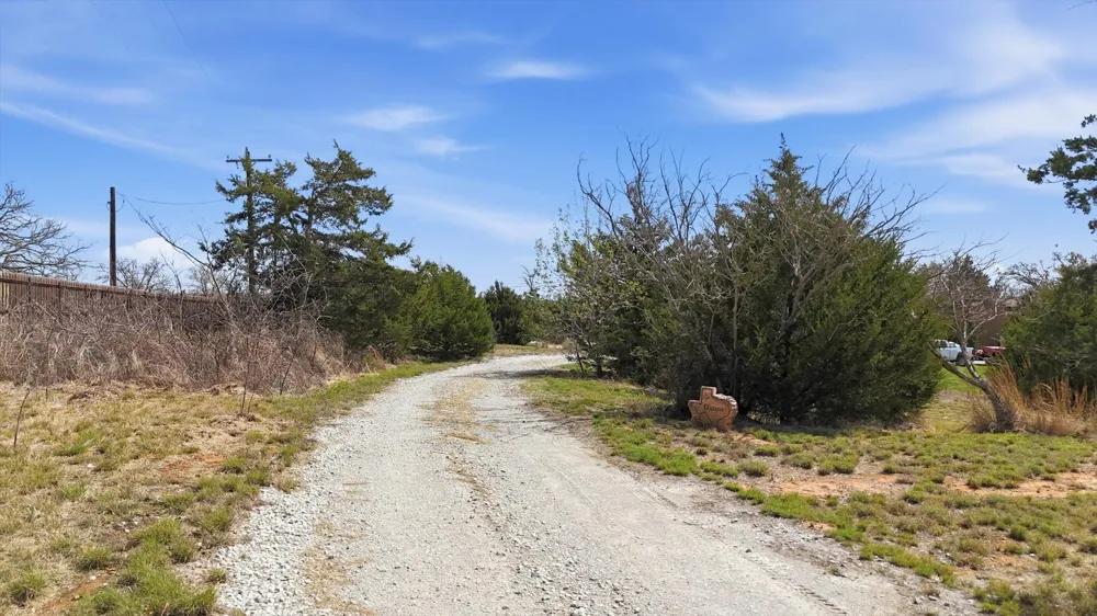 2119 County Road 2585 Alvord, TX 76225