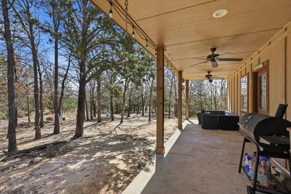 2119 County Road 2585 Alvord, TX 76225