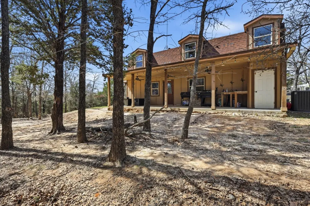 2119 County Road 2585 Alvord, TX 76225