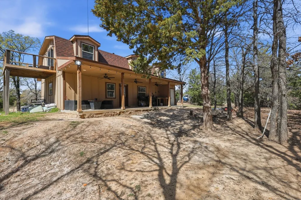 2119 County Road 2585 Alvord, TX 76225