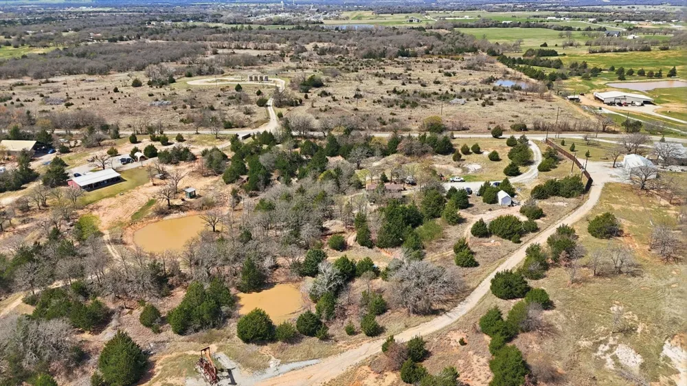 2119 County Road 2585 Alvord, TX 76225