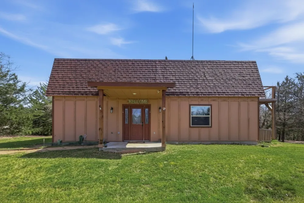 2119 County Road 2585 Alvord, TX 76225