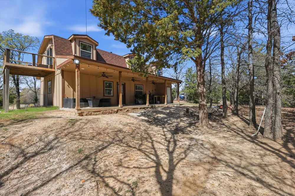 2119 County Road 2585 Alvord, TX 76225