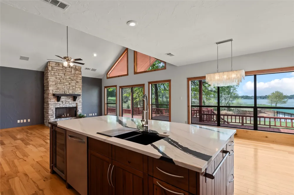 5459 Woodland Shores Drive Log Cabin, TX 75148