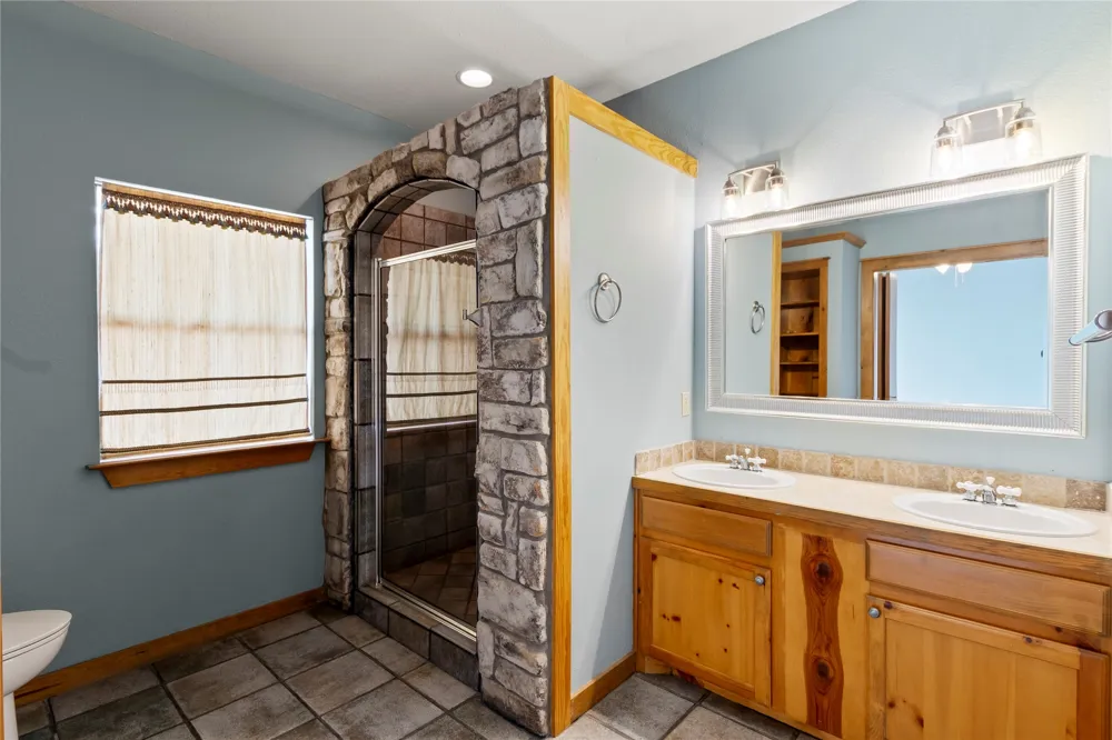5459 Woodland Shores Drive Log Cabin, TX 75148