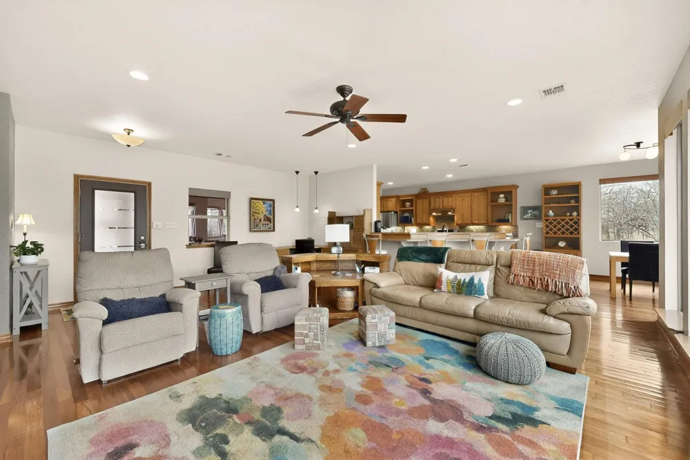 185 Silver Lakes Drive Sunset, TX 76270
