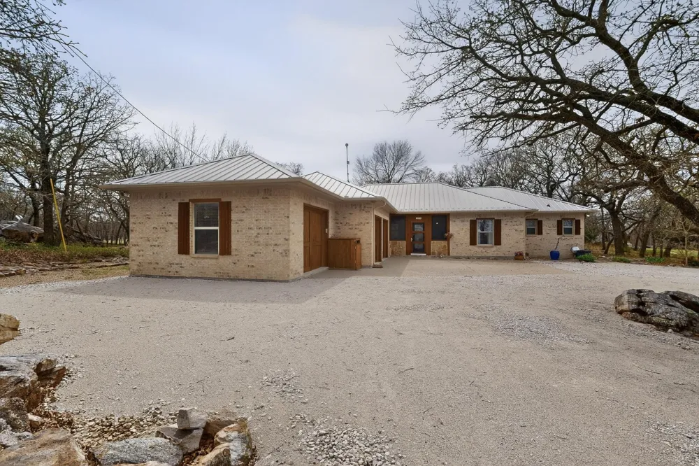 185 Silver Lakes Drive Sunset, TX 76270