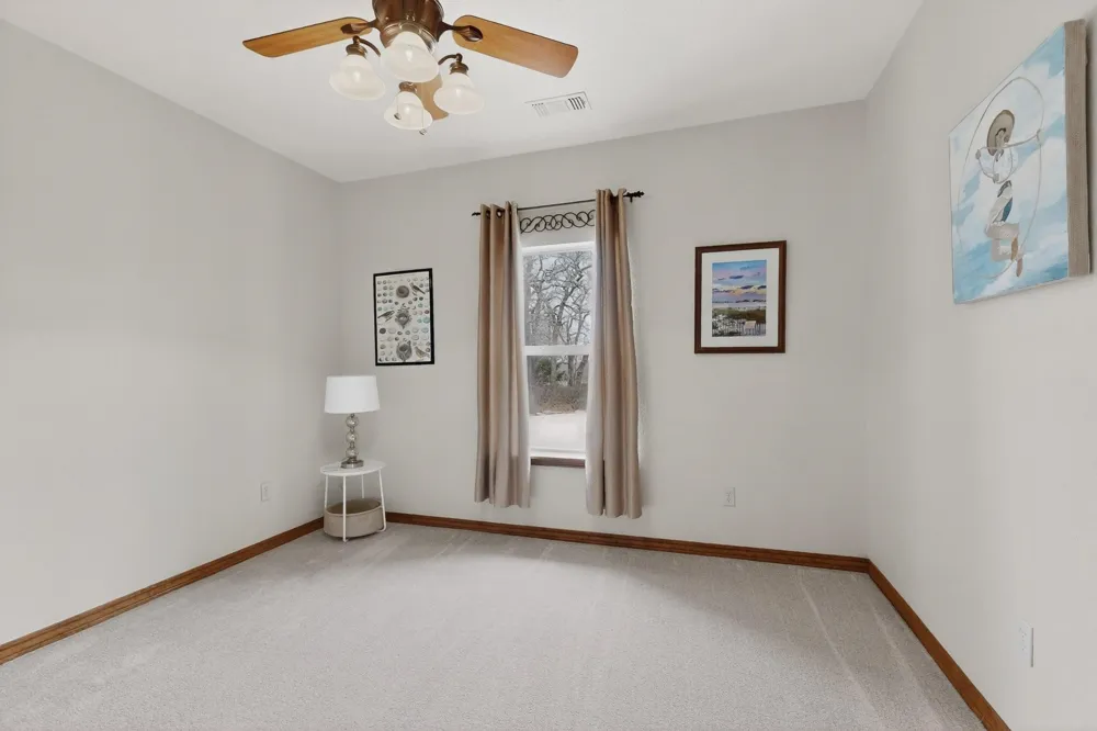 185 Silver Lakes Drive Sunset, TX 76270
