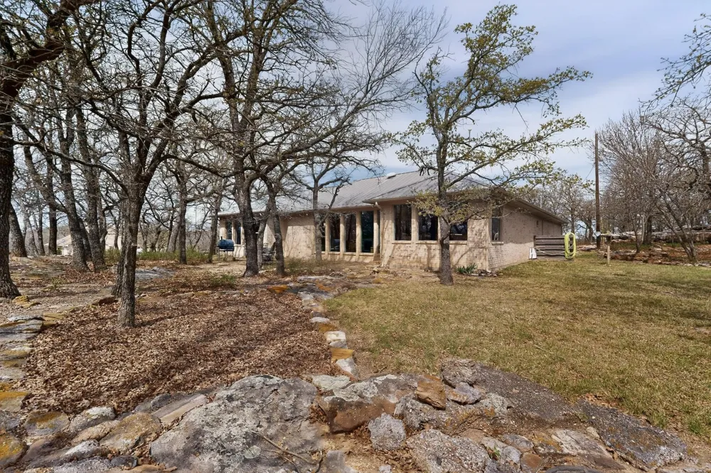 185 Silver Lakes Drive Sunset, TX 76270