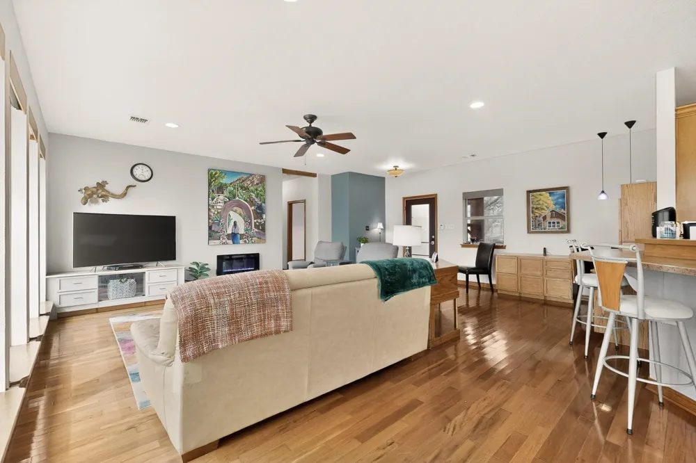 185 Silver Lakes Drive Sunset, TX 76270