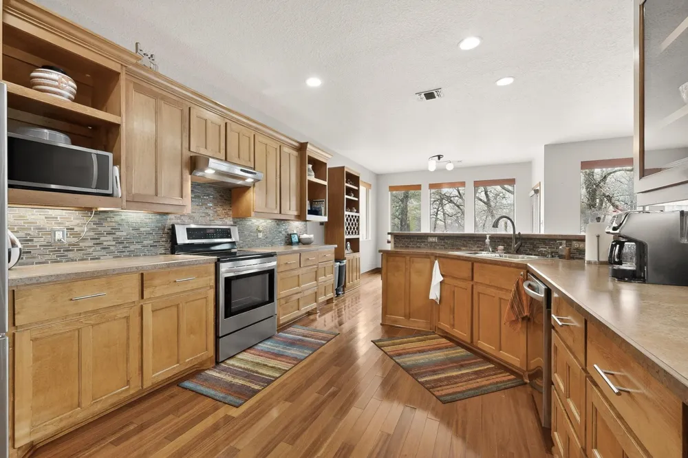 185 Silver Lakes Drive Sunset, TX 76270
