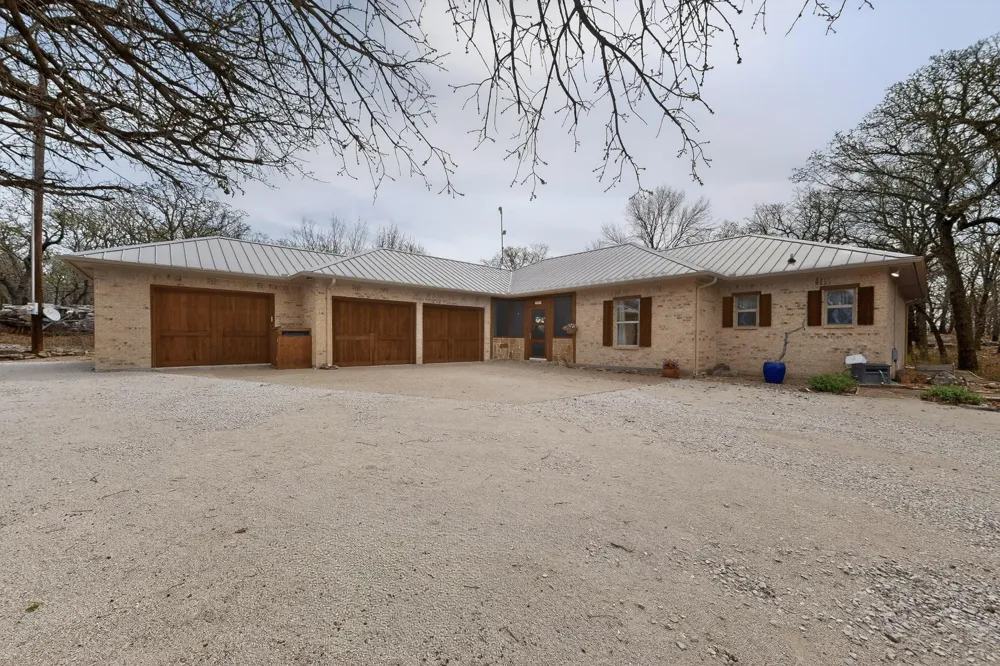 185 Silver Lakes Drive Sunset, TX 76270