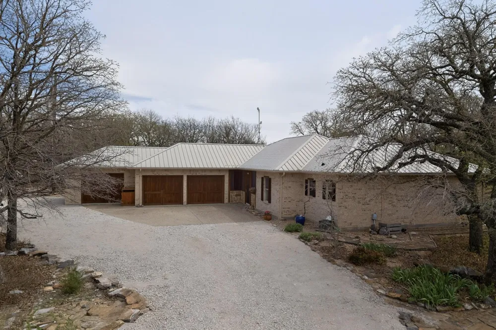 185 Silver Lakes Drive Sunset, TX 76270
