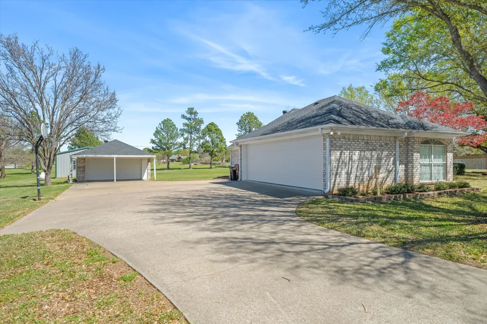 2146 VZ County Road 2205 Canton, TX 75103