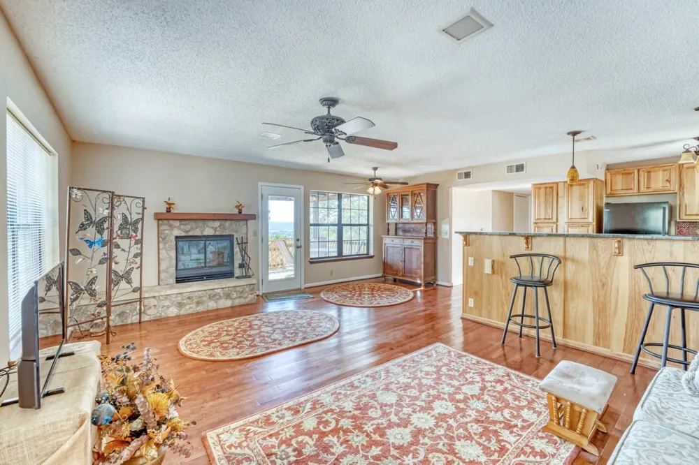 19818 Colina Drive Lago Vista, TX 78645
