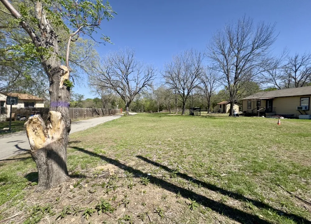600 Sabine Street Lockhart, TX 78644