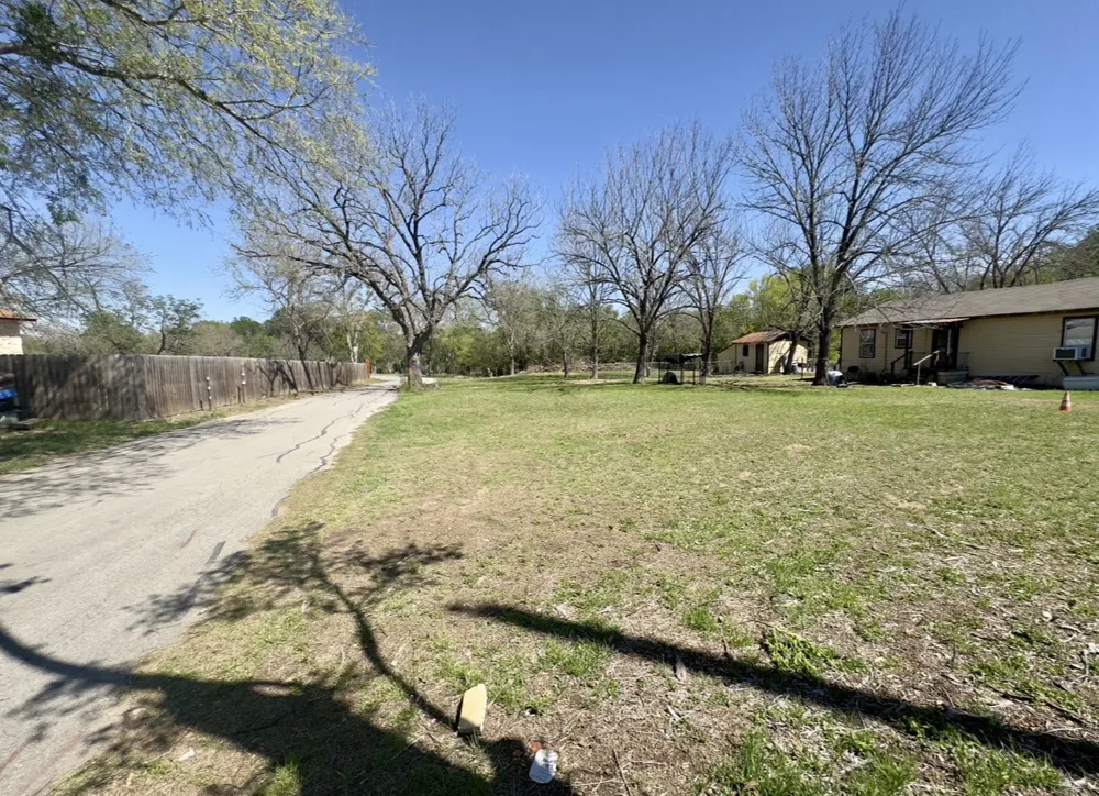 600 Sabine Street Lockhart, TX 78644