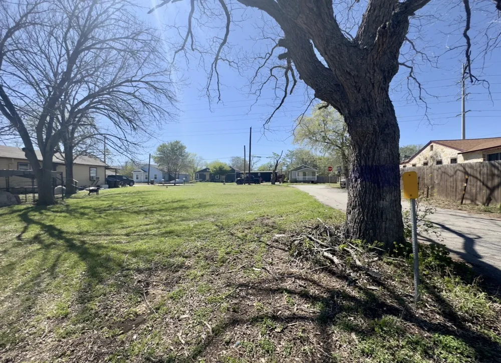 600 Sabine Street Lockhart, TX 78644
