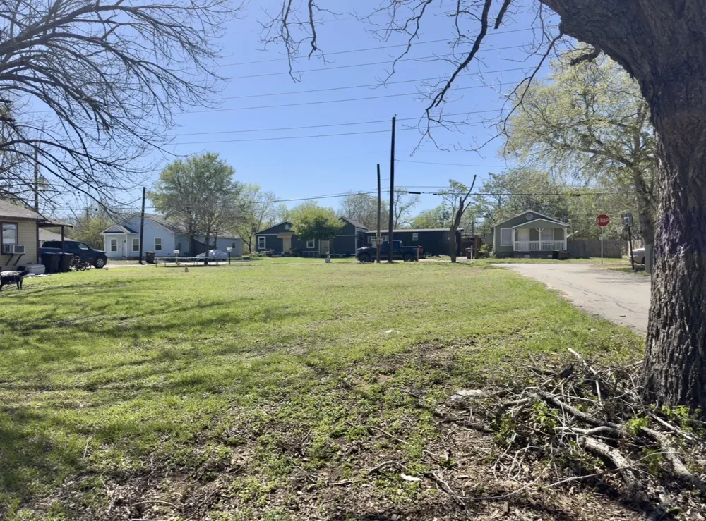 600 Sabine Street Lockhart, TX 78644