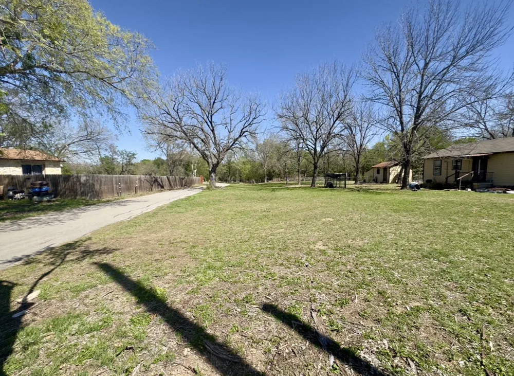 600 Sabine Street Lockhart, TX 78644