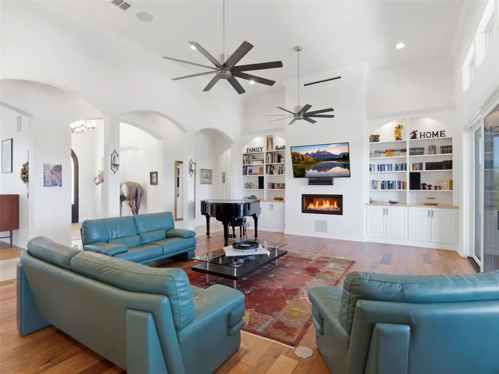 2144 Senora Ridge Canyon Lake, TX 78133
