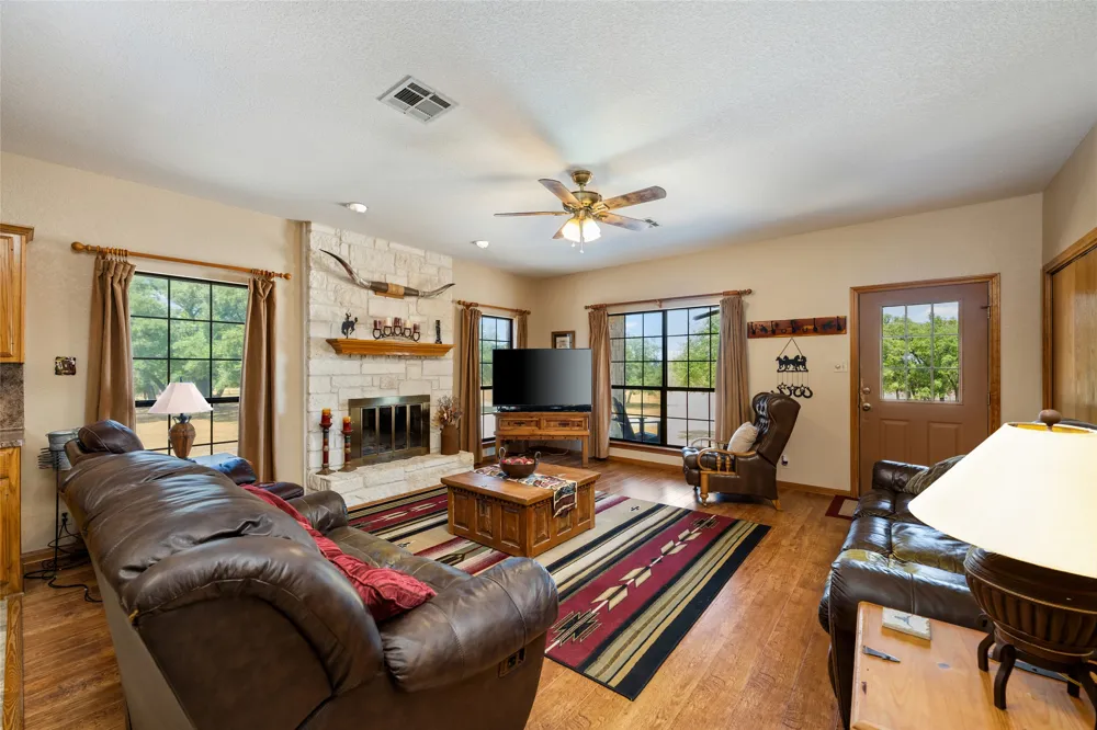 120 Craigen Road Liberty Hill, TX 78642