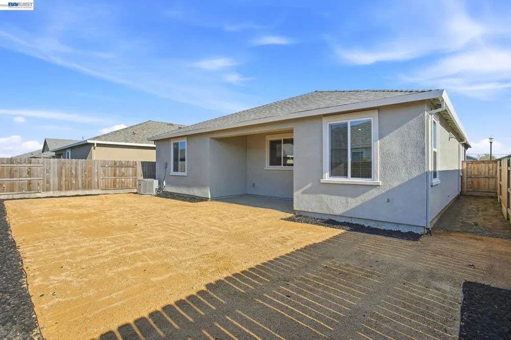 2055 Stars Dr Rio Vista, CA 94571