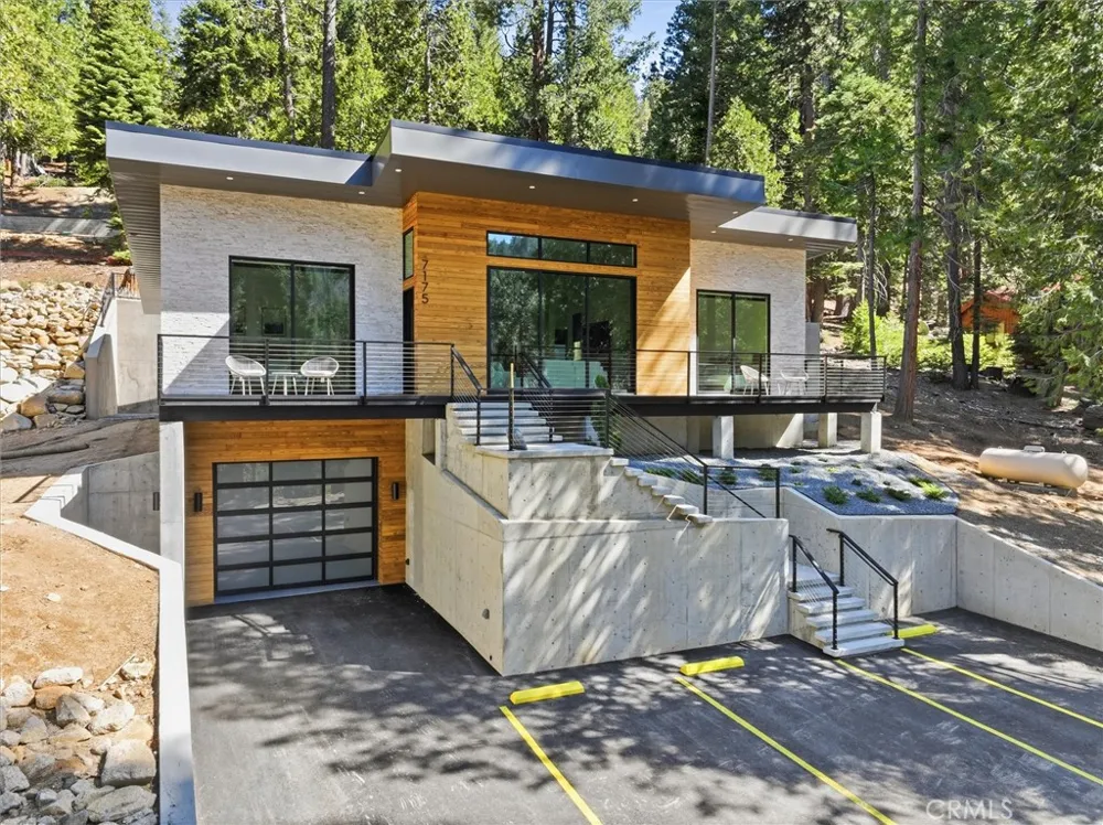 7175 Yosemite Park Yosemite, CA 95389
