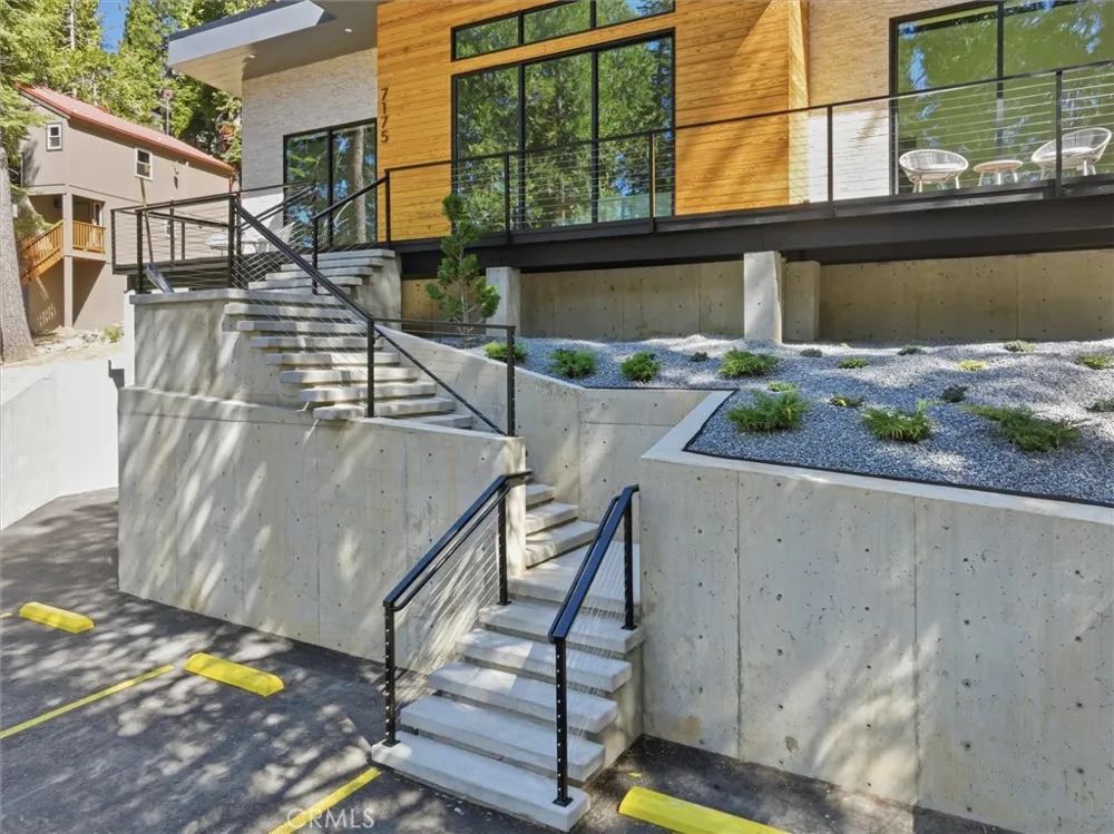 7175 Yosemite Park Yosemite, CA 95389
