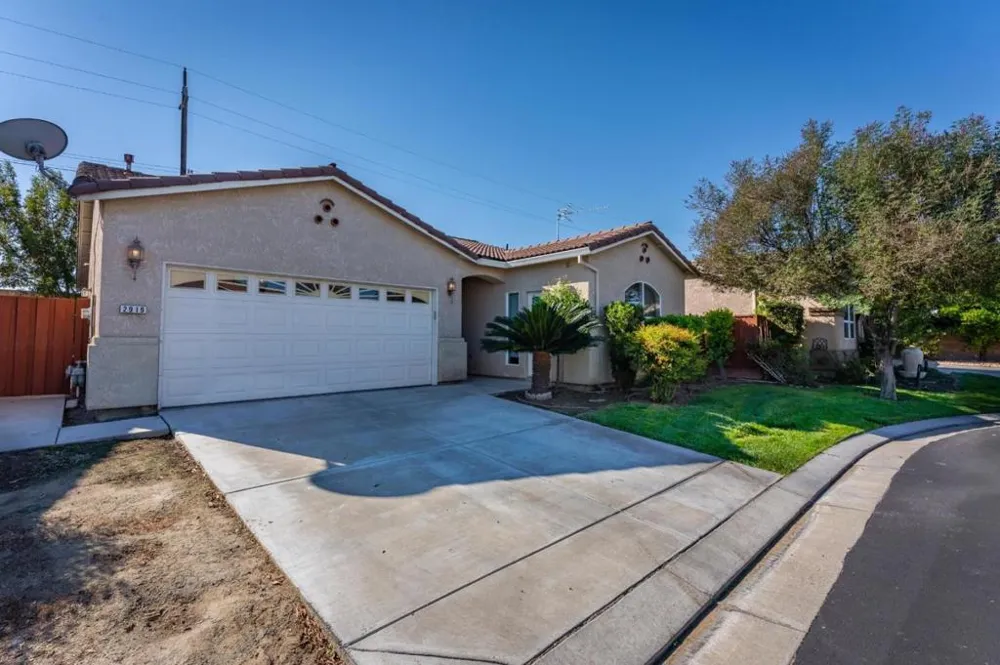 2919 Las Flores Circle Los Banos, CA 93635