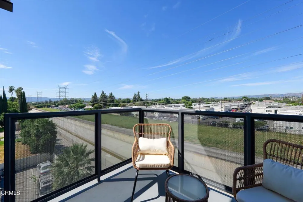 18900 Parthenia Street #402 Northridge, CA 91324