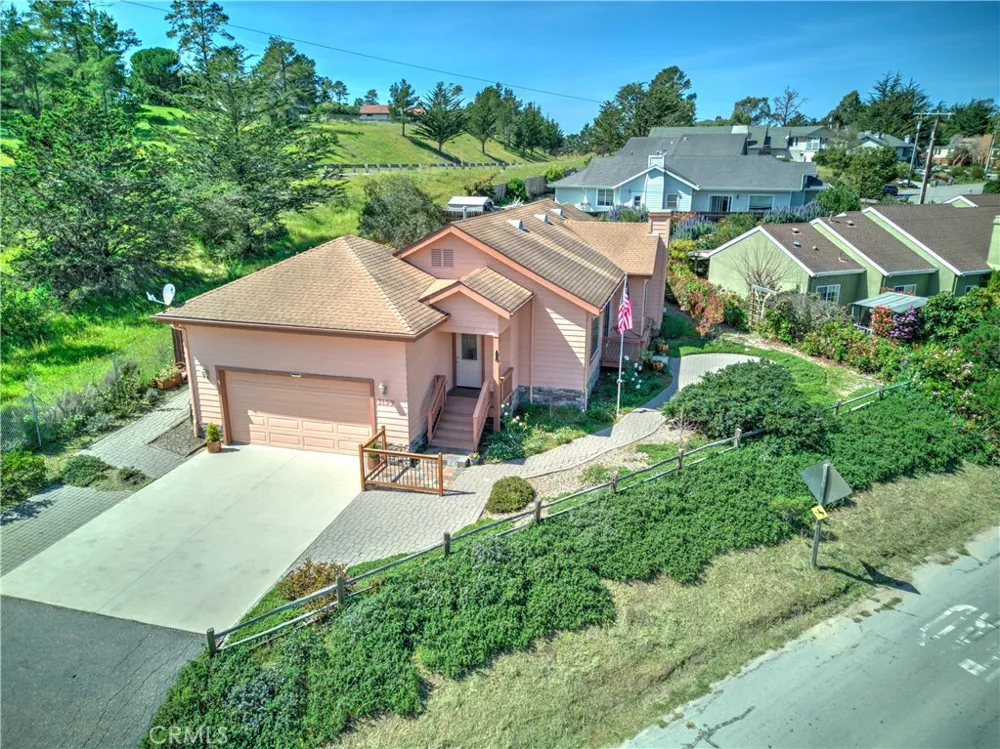 3199 Eton Road Cambria, CA 93428