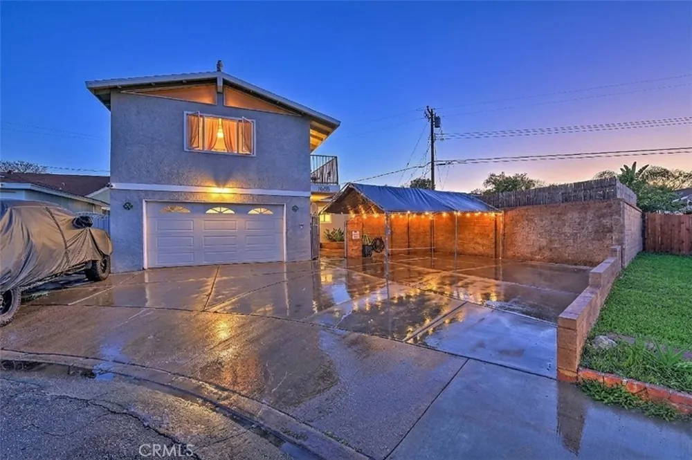 8297 E Carburton Long Beach, CA 90808