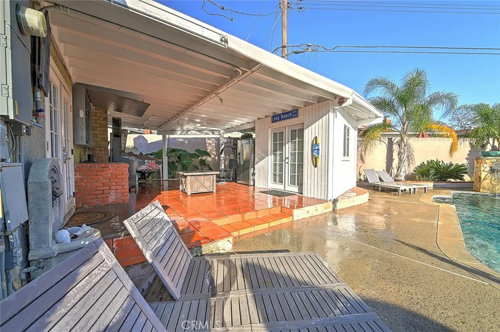 8297 E Carburton Long Beach, CA 90808