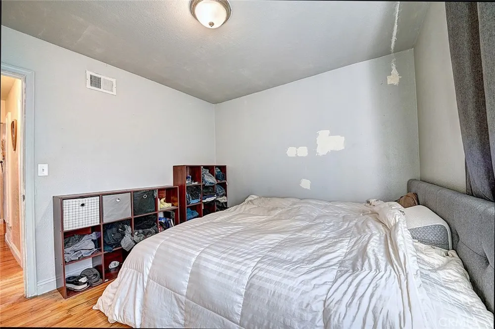 8297 E Carburton Long Beach, CA 90808