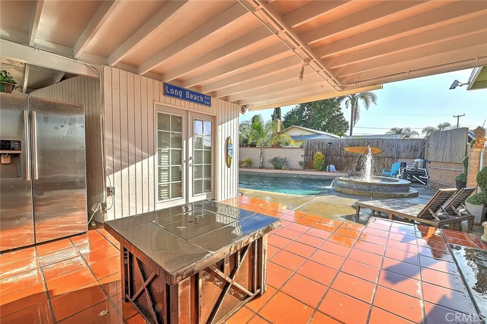 8297 E Carburton Long Beach, CA 90808