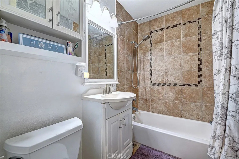 8297 E Carburton Long Beach, CA 90808