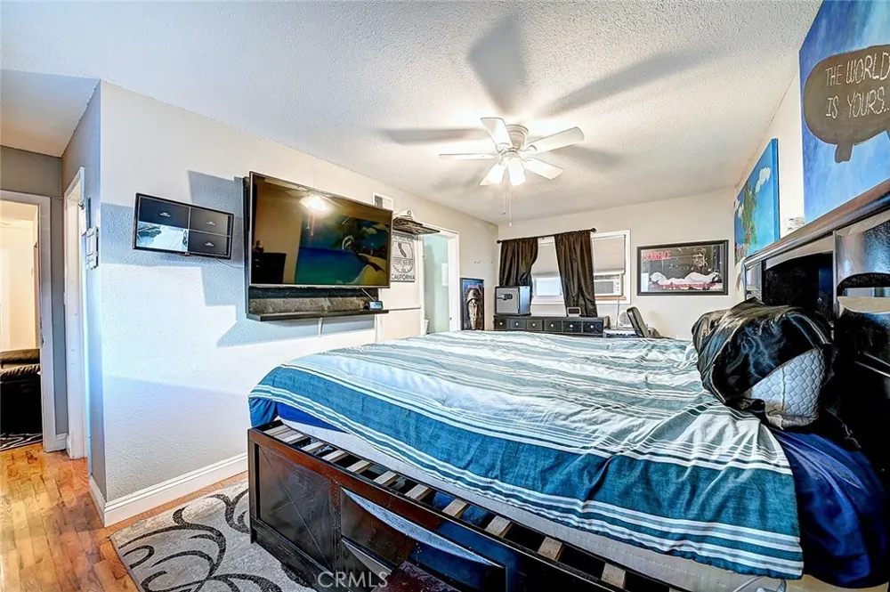 8297 E Carburton Long Beach, CA 90808