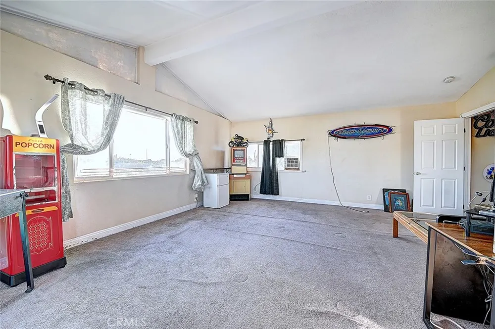 8297 E Carburton Long Beach, CA 90808